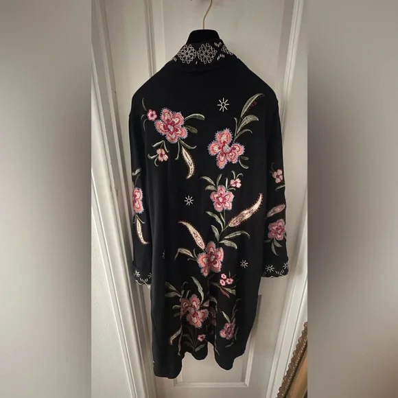 Johnny Was Libby French Terry Kimono Coat black with pink floral embroidery - Picture 5 of 6
